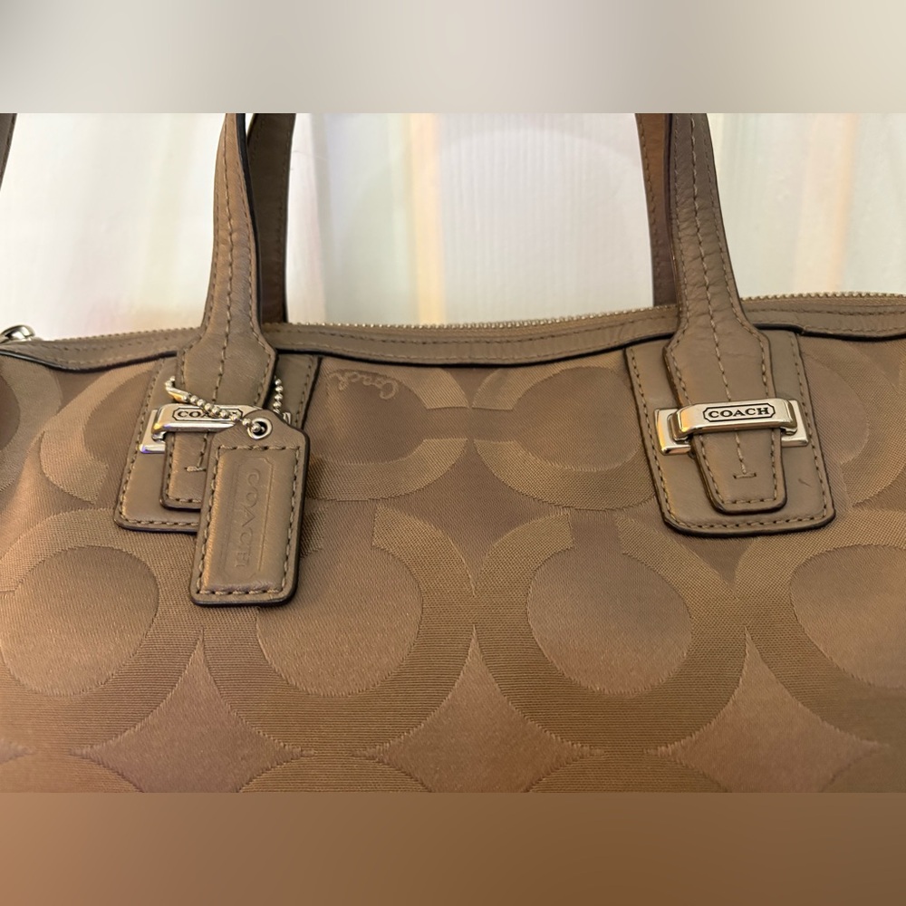 EUC Coach Signature Jacquard Satchel Tan Beige - Picture 2 of 13